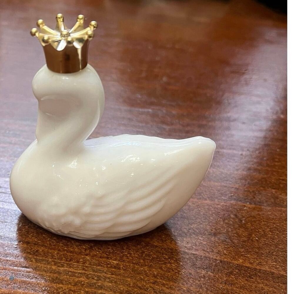 Vintage Avon "Unforgettable" Swan Cologne Bottle with Crown Stopper